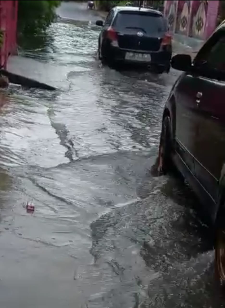 Satu Jam Hujan Deras Puluhan Rumah Warga Terendam Banjir JALUR NEWS UNGKAP PERISTIWA INTERAKTIF