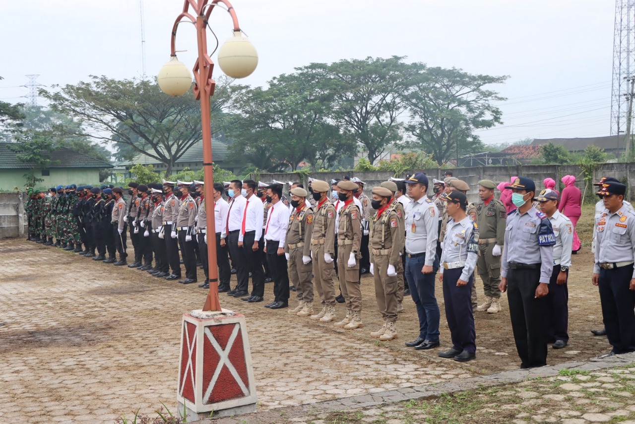 Gelar Upacara Ziarah Dan Tabur Bunga Di Tmp Akbp Hujra Rangkaian Hari