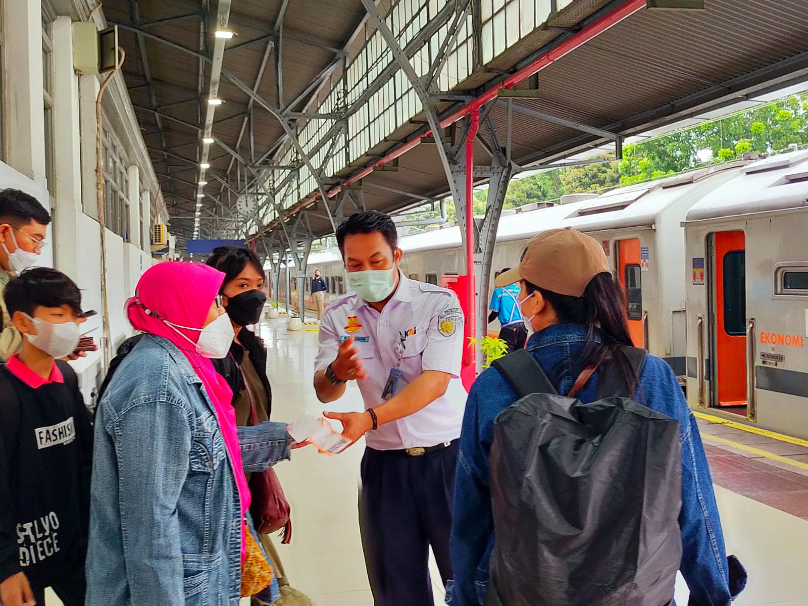 Kai Daop 1 Jakarta Minta Maaf Atas Keterlambatan Ka Akibat Banjir Di